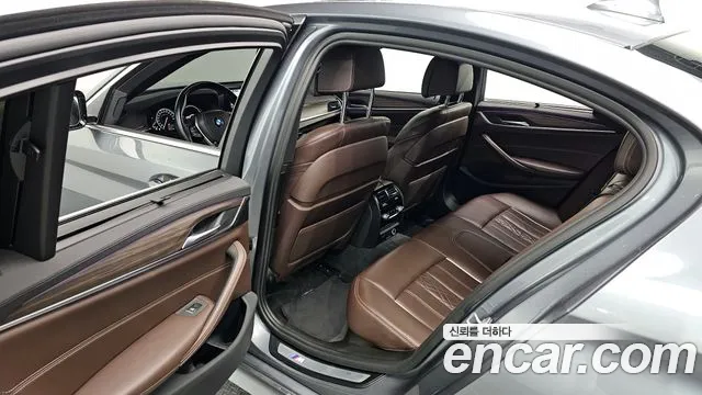 BMW 5 Series (G30) id 2394622 из Кореи 11