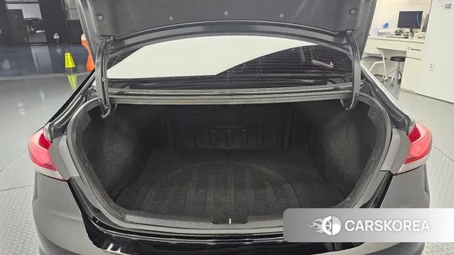 Hyundai Avante AD id 3060936 из Кореи 11