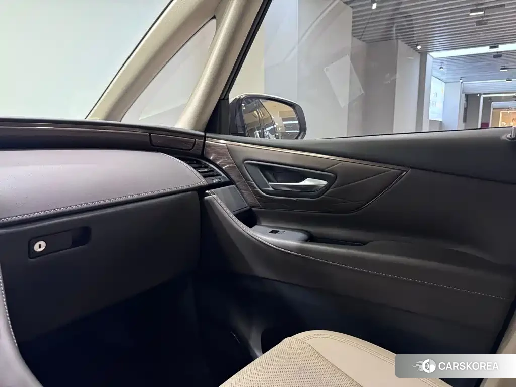 Toyota Elfa id 4649405 из Китая 12