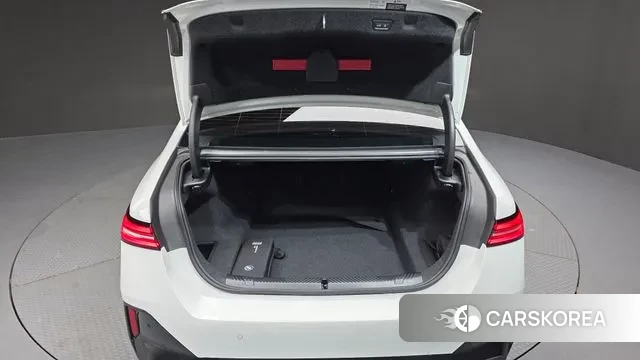 BMW 5 Series (G60) id 3507337 из Кореи 11