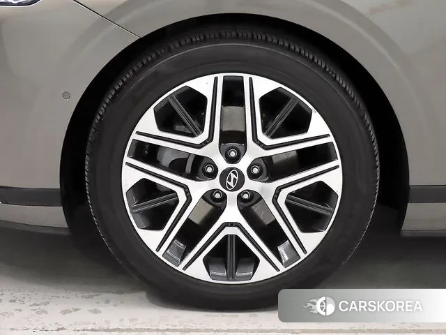 Hyundai Grandeur (GN7) id 3639416 из Кореи 11