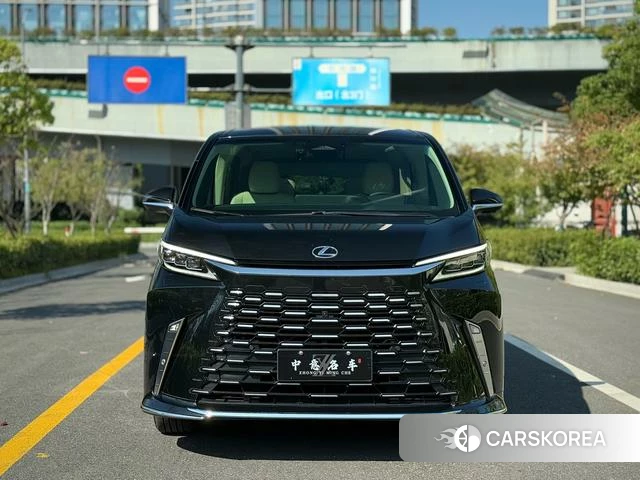 Lexus LM id 4276292 из Китая 11