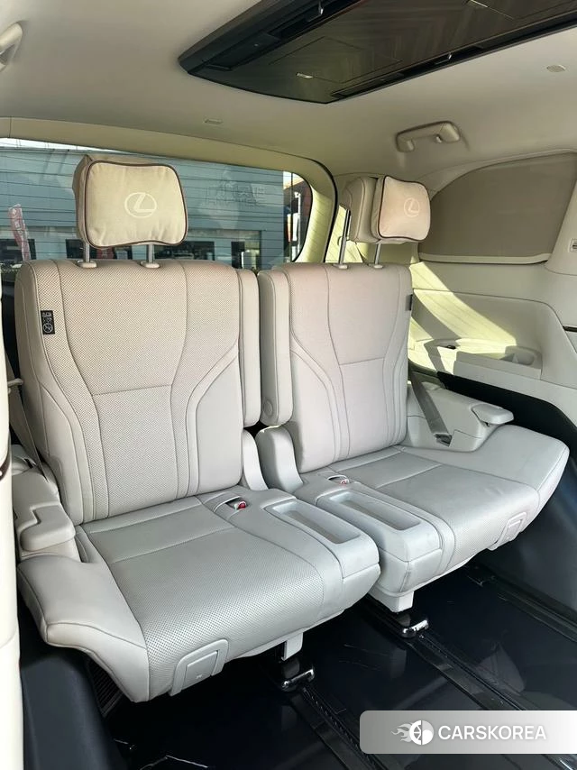 Lexus LM id 4301417 из Китая 11