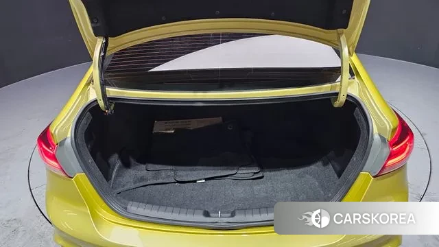 Hyundai Avante AD id 3647361 из Кореи 11