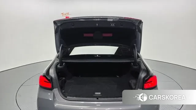 BMW 5 Series (G30) id 3746355 из Кореи 11