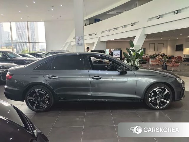 Audi A4L id 4254691 из Китая 11