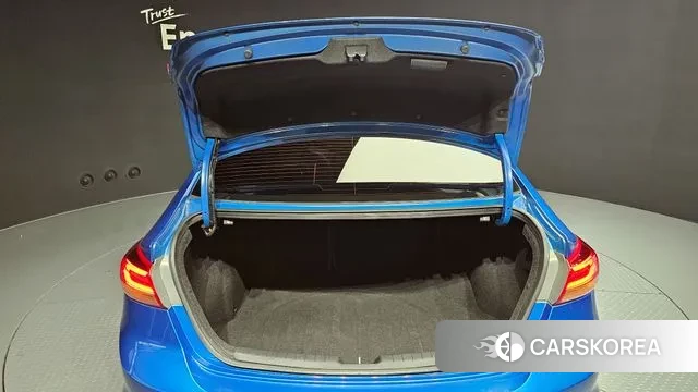 Hyundai Avante AD id 3429523 из Кореи 11