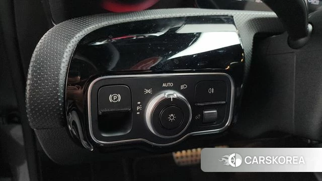 Mercedes-Benz A-Class W177 id 4604262 из Кореи 11