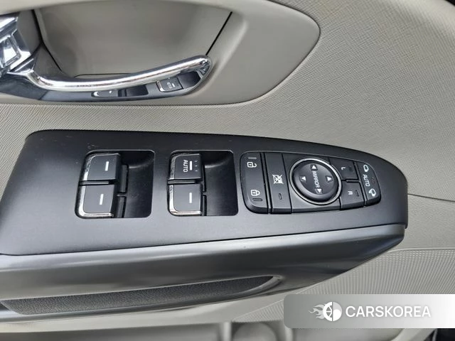 Kia The New Carnival id 4490698 из Кореи 11