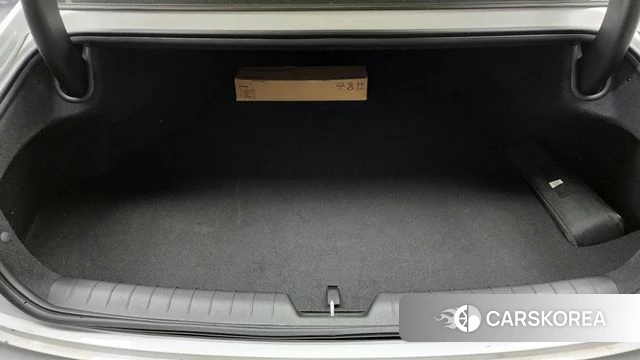 Hyundai Grandeur (GN7) id 4359937 из Кореи 11