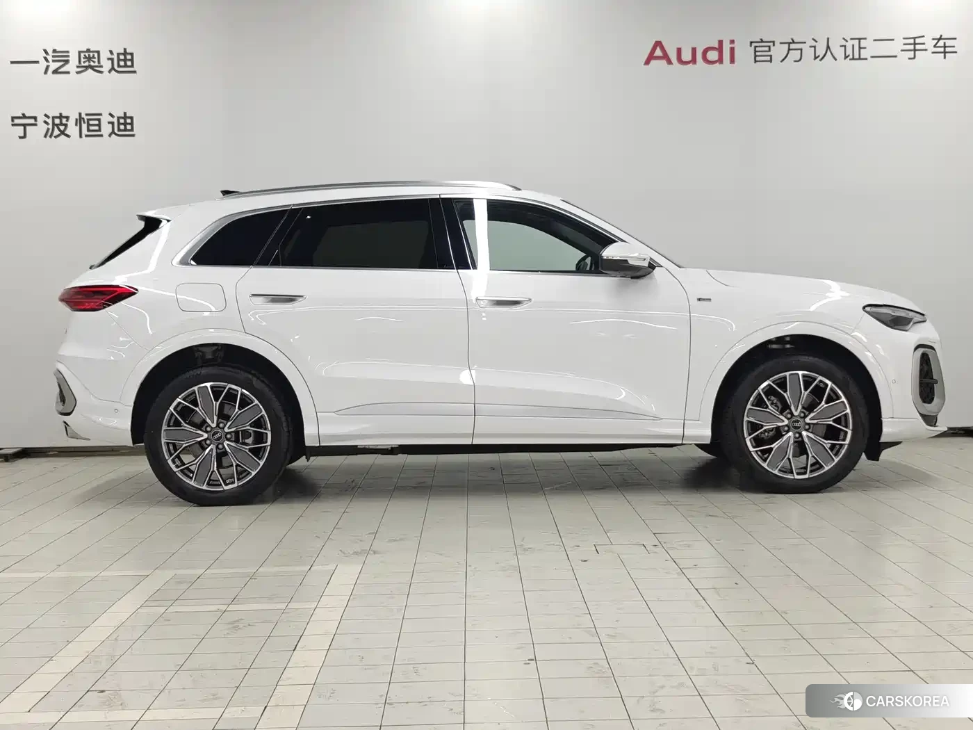 Audi Q5L id 4644703 из Китая 11
