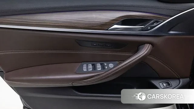 BMW 5 Series (G30) id 3661489 из Кореи 11