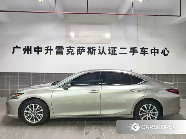 Lexus ES id 4220910 из Китая 11