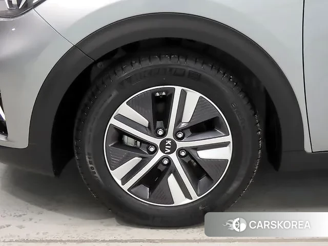 Kia The New Niro id 3529667 из Кореи 11