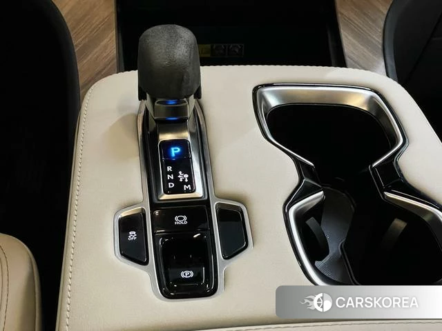 Lexus LM id 4353481 из Китая 11