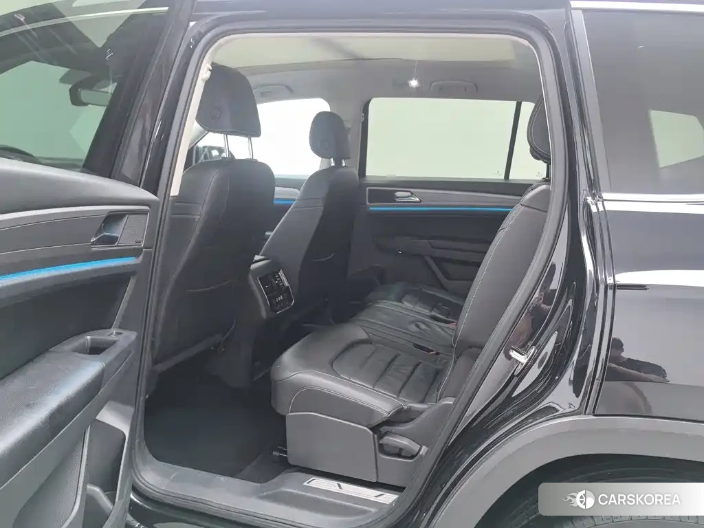 Volkswagen Touareg id 4599566 из Китая 11