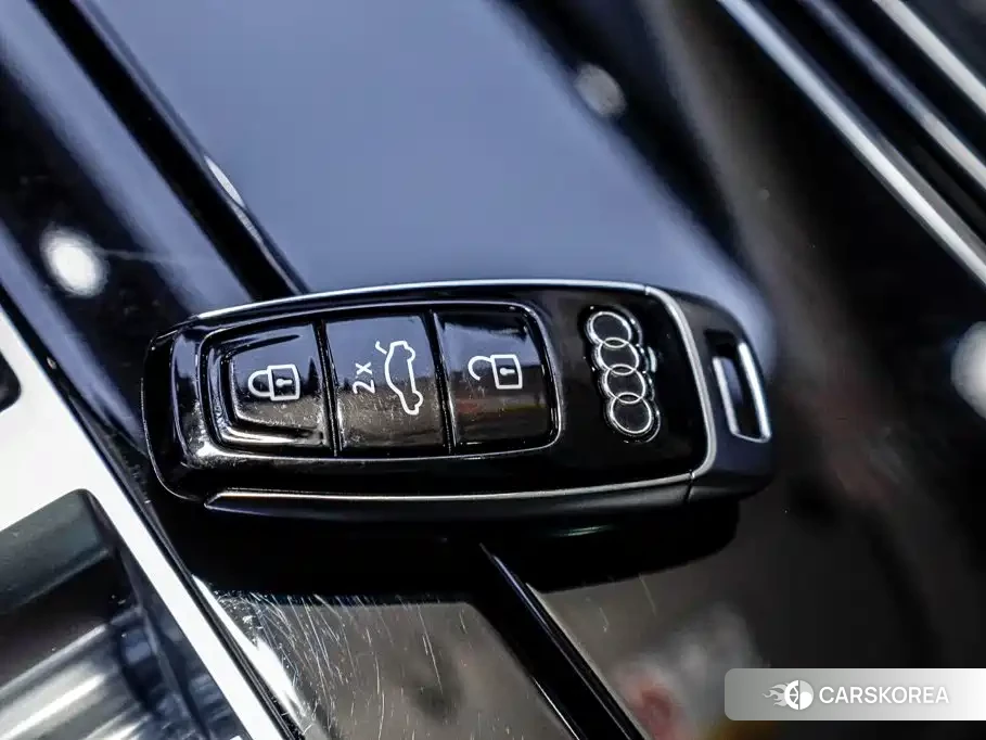 Audi Q8 id 4599756 из Китая 12