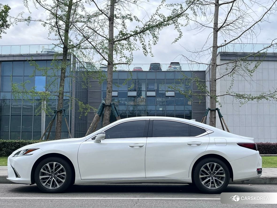 Lexus ES id 4515000 из Китая 11