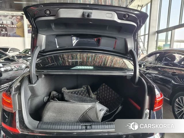 Volkswagen Passat id 4263855 из Китая 11