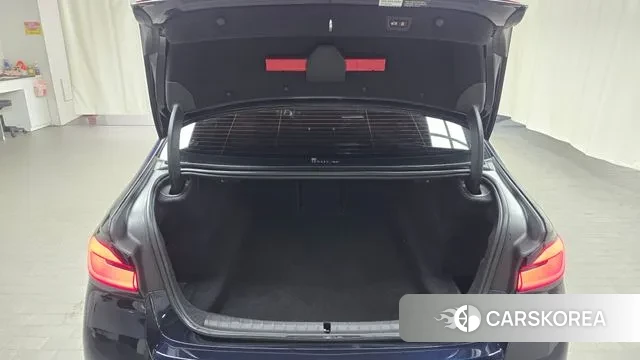 BMW 5 Series (G30) id 3416383 из Кореи 11