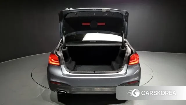 BMW 5 Series (G30) id 3009396 из Кореи 11