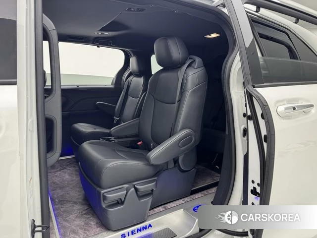 Toyota Saina id 4236631 из Китая 11
