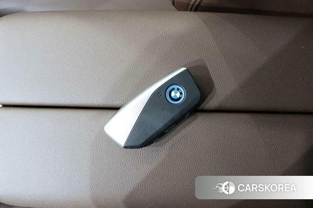 BMW iX id 3857754 из Китая 11