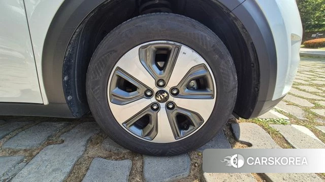 Kia Niro id 4304940 из Кореи 11