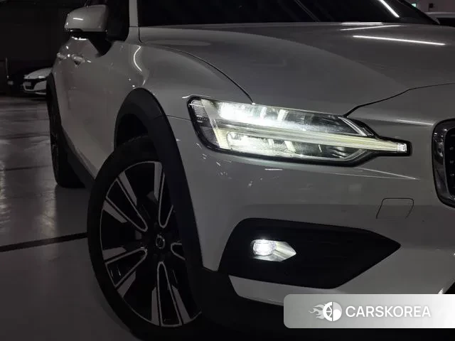Volvo V60 Cross-Country 2nd Generation id 3451452 из Кореи 11