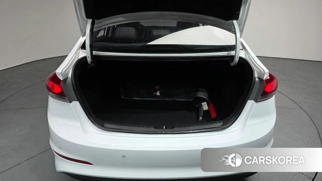 Hyundai Avante AD id 3937237 из Кореи 11