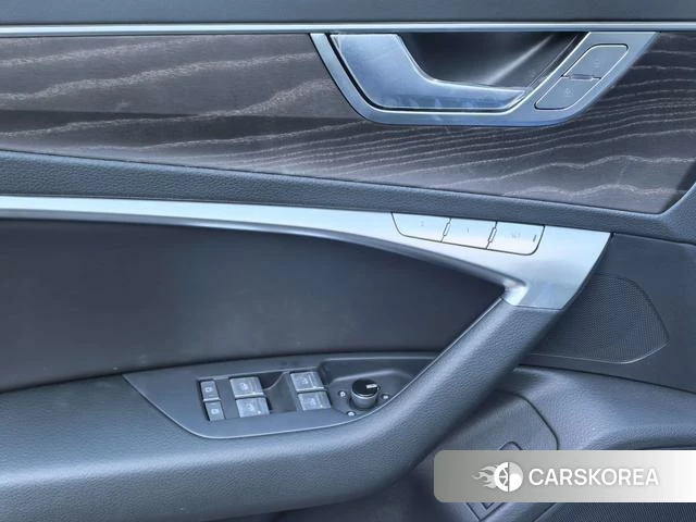 Audi A6L id 4276968 из Китая 11