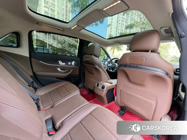 Mercedes-Benz E-class id 4220972 из Китая 11