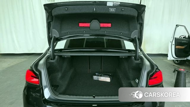 BMW 5 Series (G30) id 3915266 из Кореи 11