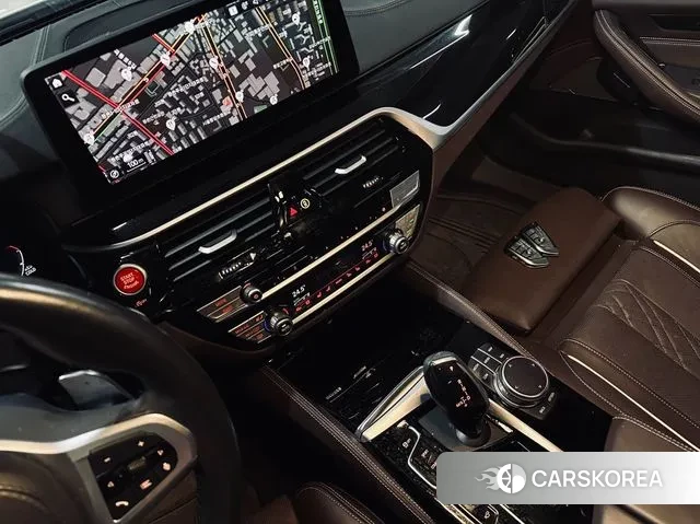 BMW 5 Series (G30) id 3620348 из Кореи 11