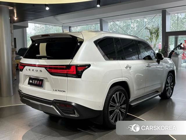 Lexus LX id 4291548 из Китая 11