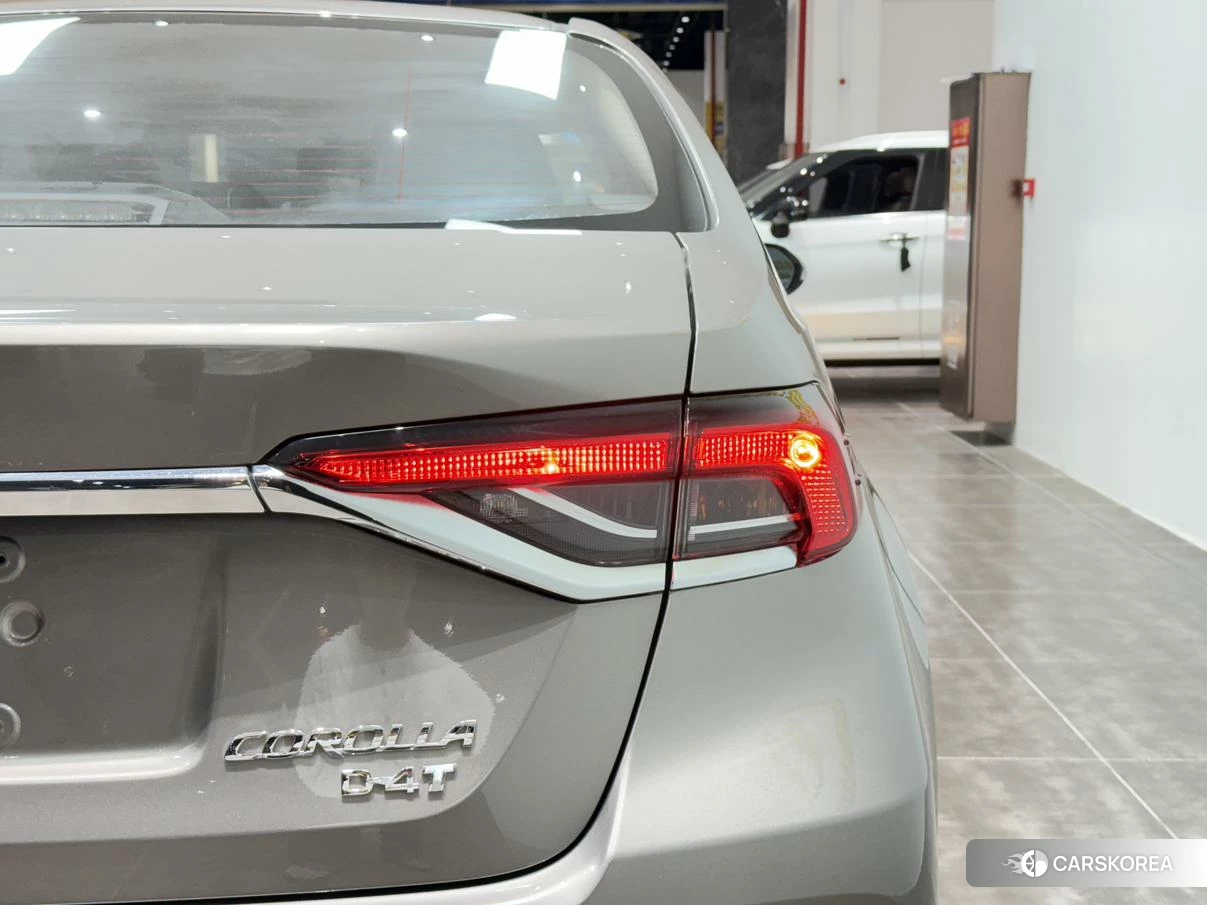 Toyota Corolla id 4468124 из Китая 11
