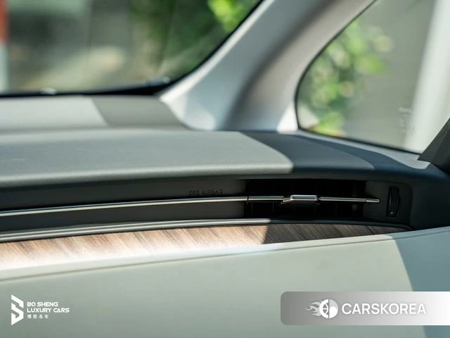 Lexus LM id 4273748 из Китая 11