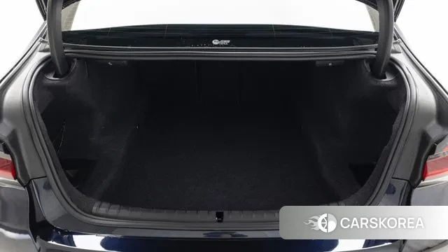 BMW 5 Series (G30) id 3695359 из Кореи 11