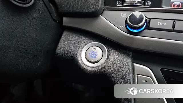 Hyundai Avante AD id 3682510 из Кореи 11