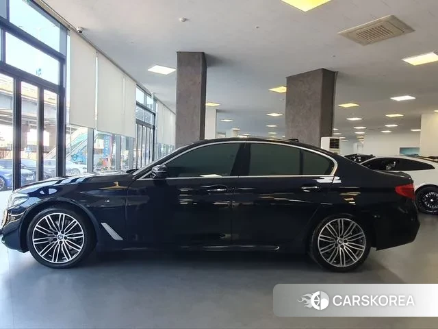 BMW 5 Series (G30) id 2994909 из Кореи 11