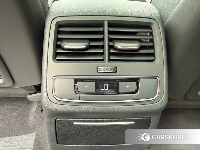 Audi A4L id 4300461 из Китая 11
