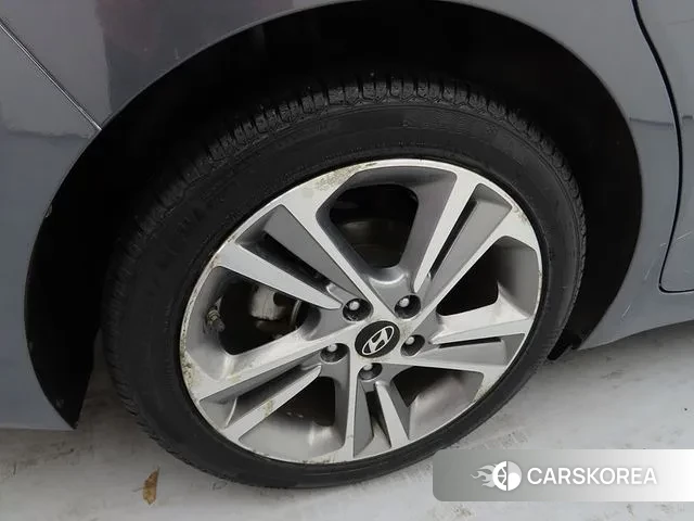 Hyundai Avante AD id 3737283 из Кореи 11