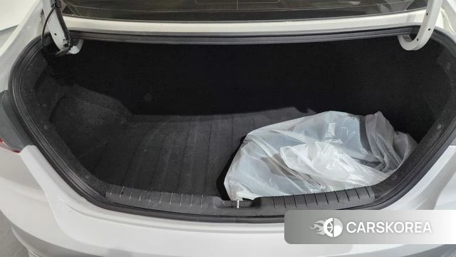 Hyundai Avante AD id 3829214 из Кореи 11