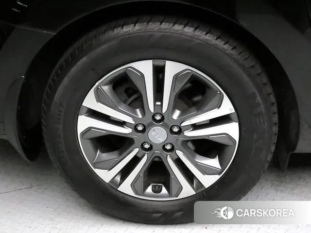 Kia The New Carnival id 3778900 из Кореи 11