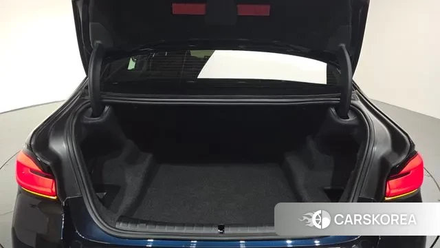 BMW 5 Series (G30) id 2939888 из Кореи 11