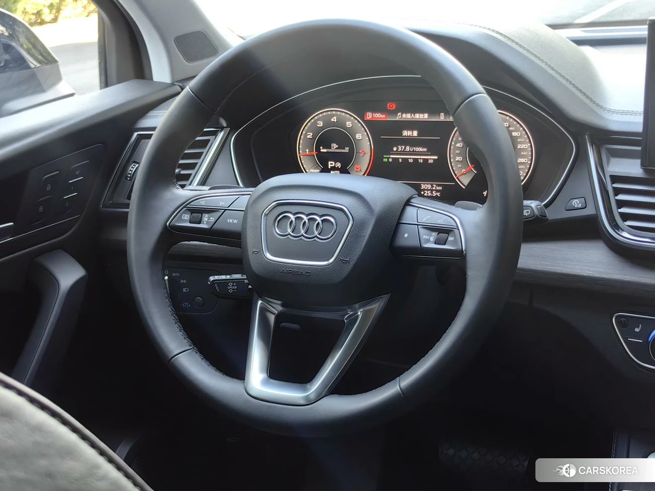 Audi Q5L id 4426578 из Китая 11