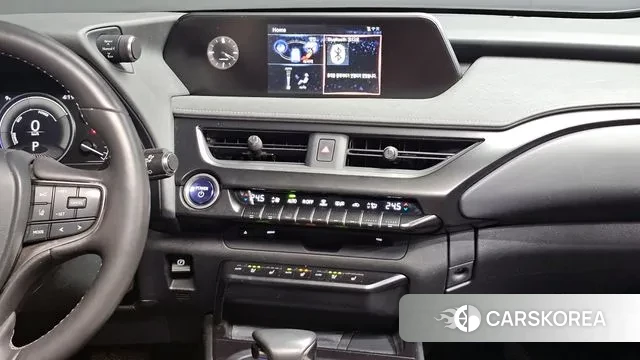 Lexus UX250h id 3740468 из Кореи 11