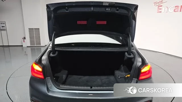 BMW 5 Series (G30) id 3176536 из Кореи 11