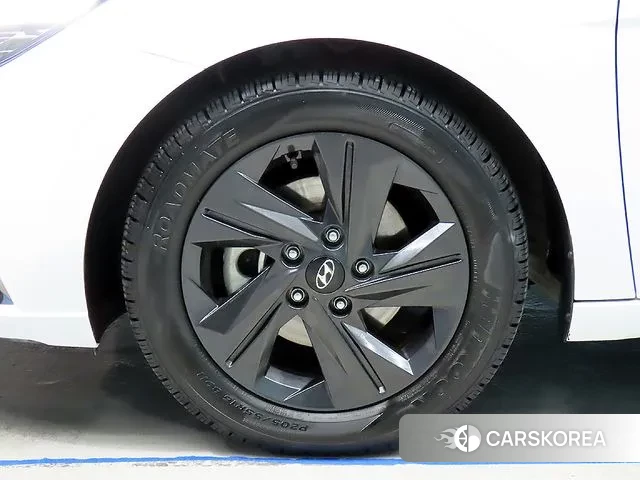 Hyundai Avante Hybrid (CN7) id 3291180 из Кореи 11