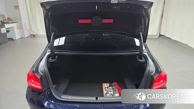 BMW 5 Series (G30) id 3540869 из Кореи 11